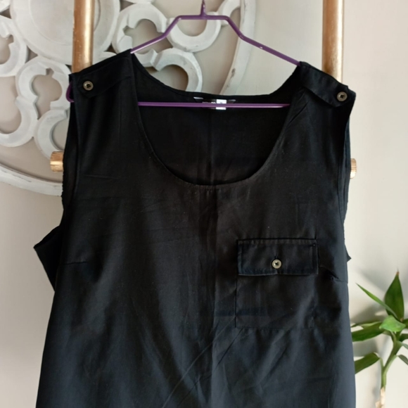 NWOT Plus Black Flowy Top - Picture 4 of 15